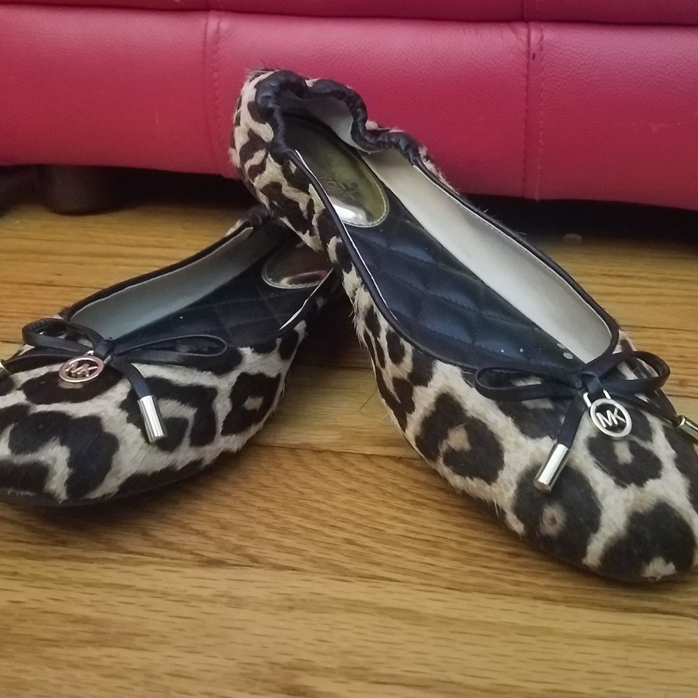 Michael Kors leopard print flats - Picture 3 of 3